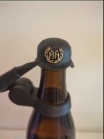 Flaschenhelm Salut
