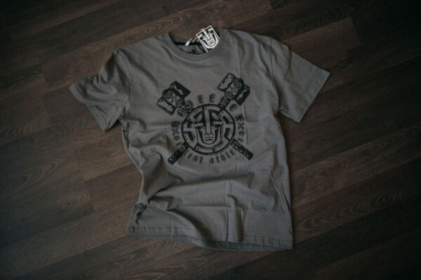 HAMMERS. GREY.